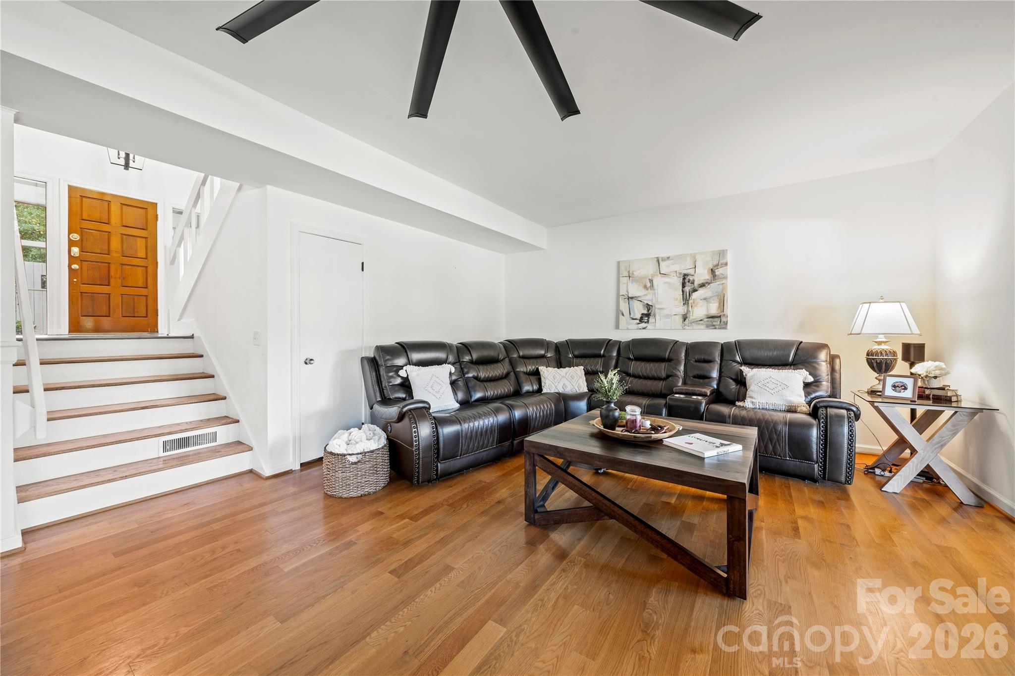 12 Cove Road — Clover