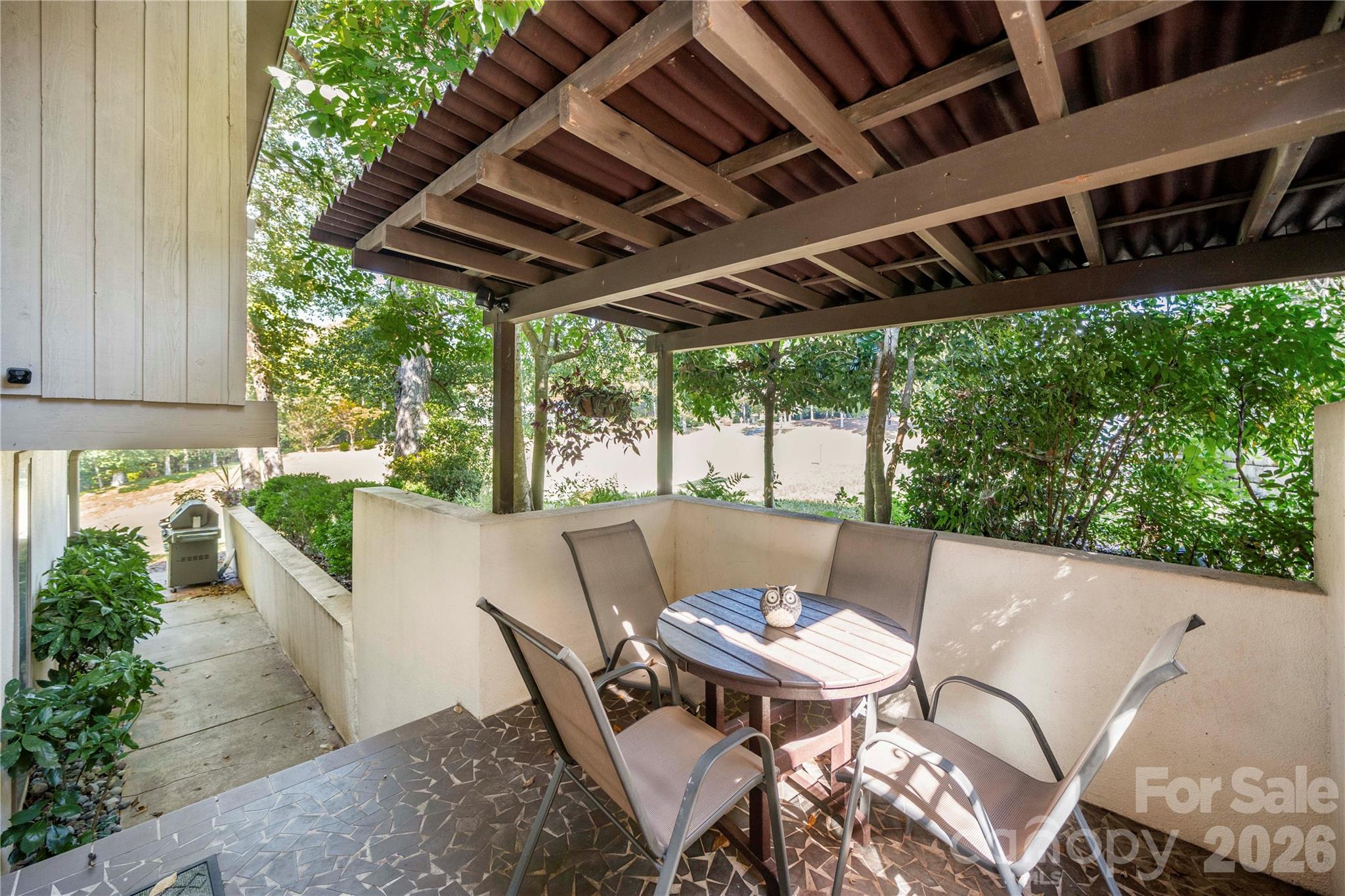 12 Cove Road — Clover