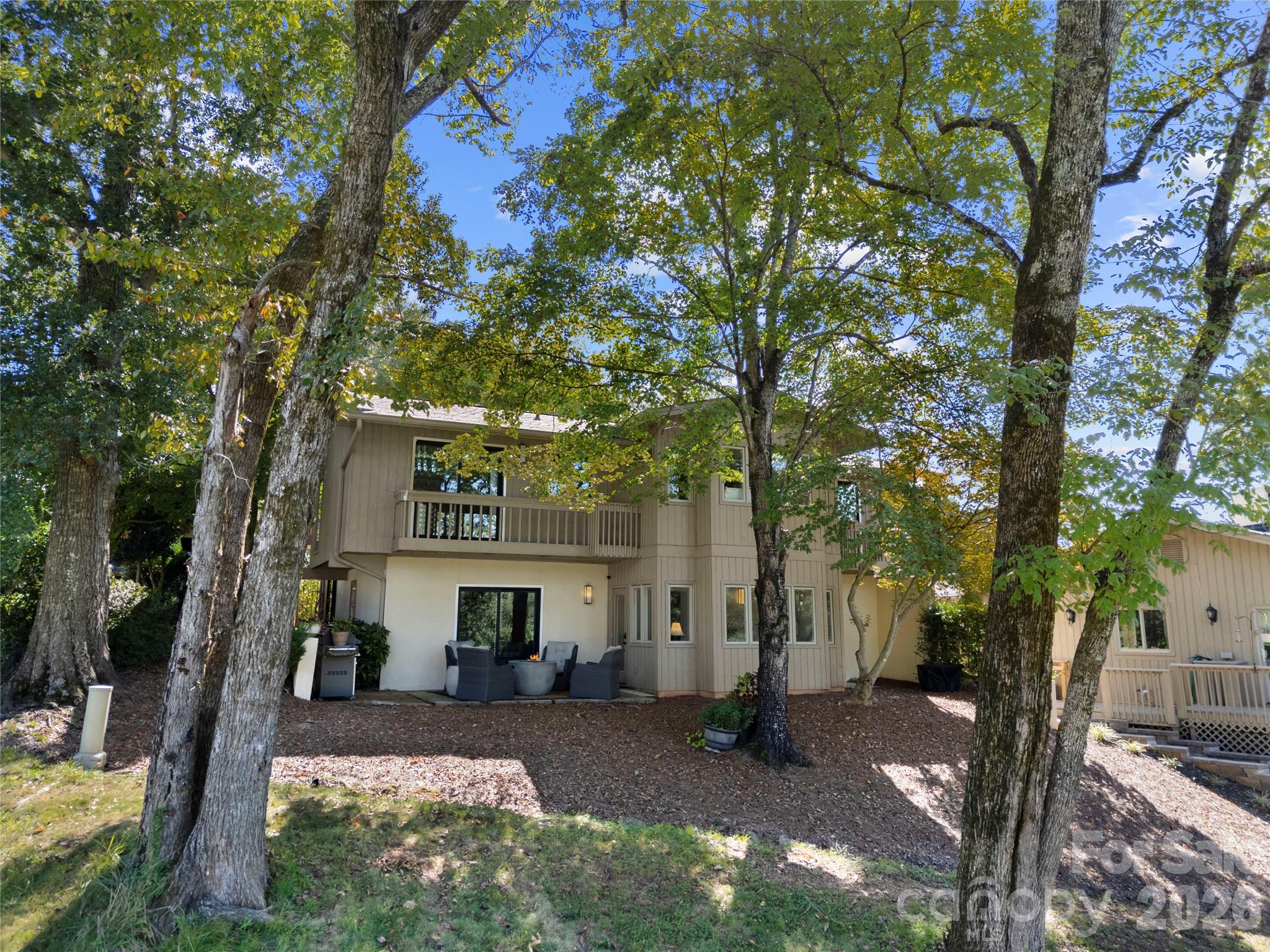 12 Cove Road — Clover