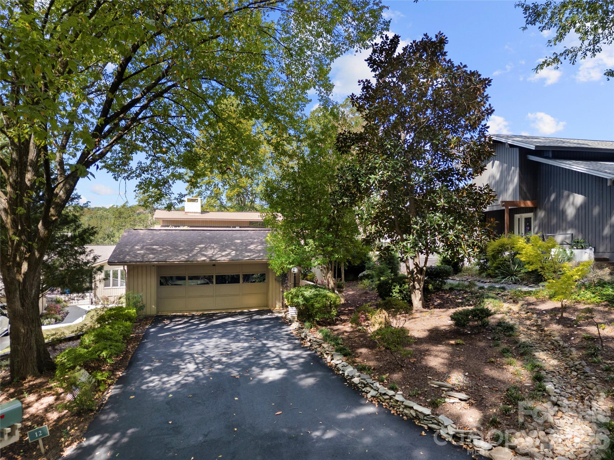 12 Cove Road — Clover