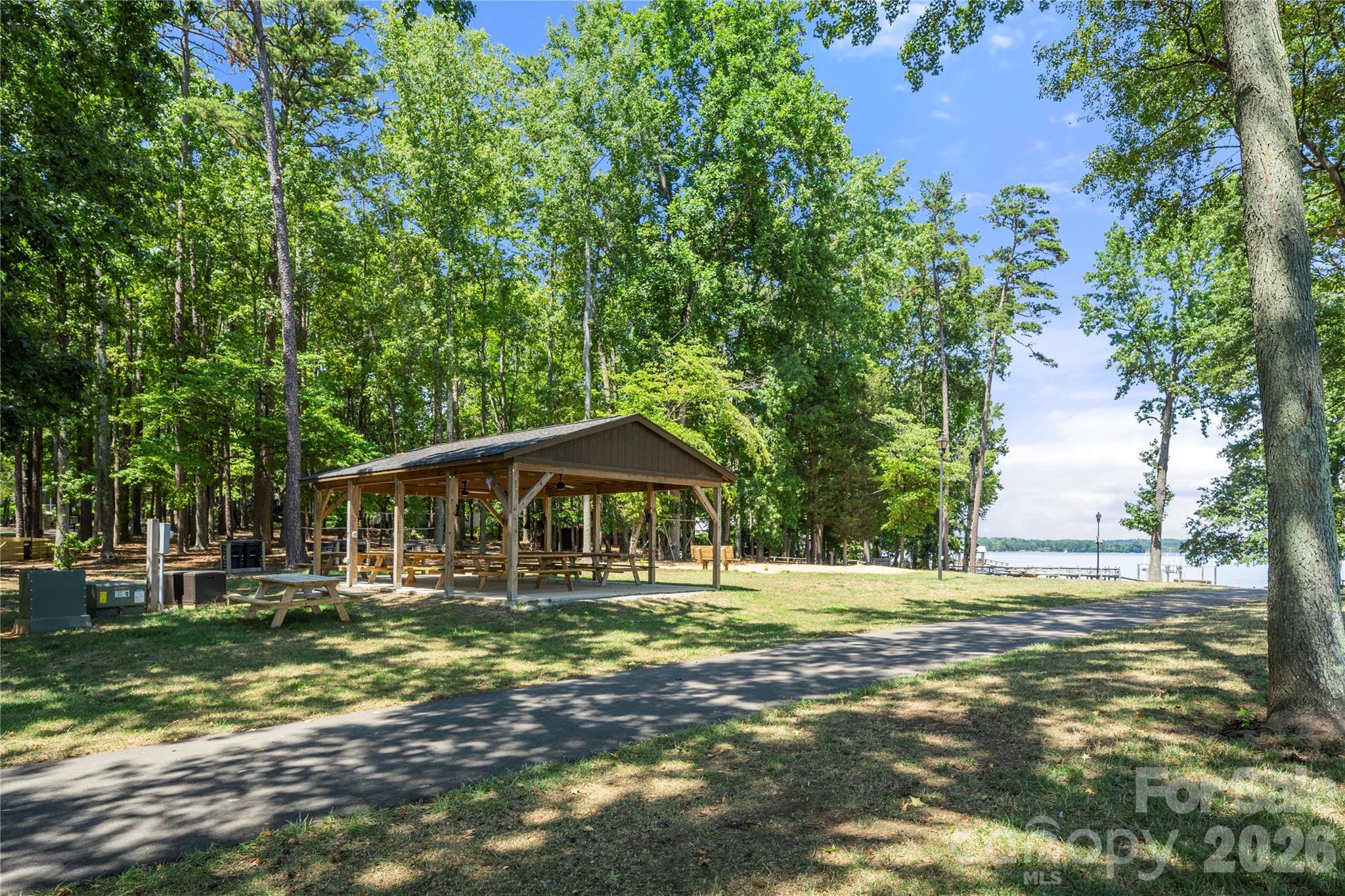 12 Cove Road — Clover
