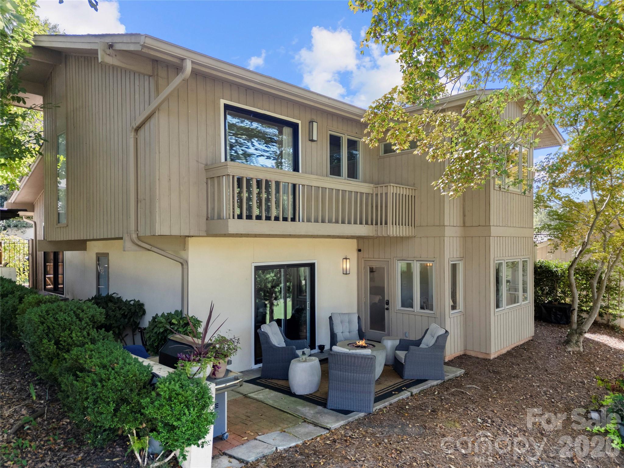 12 Cove Road — Clover