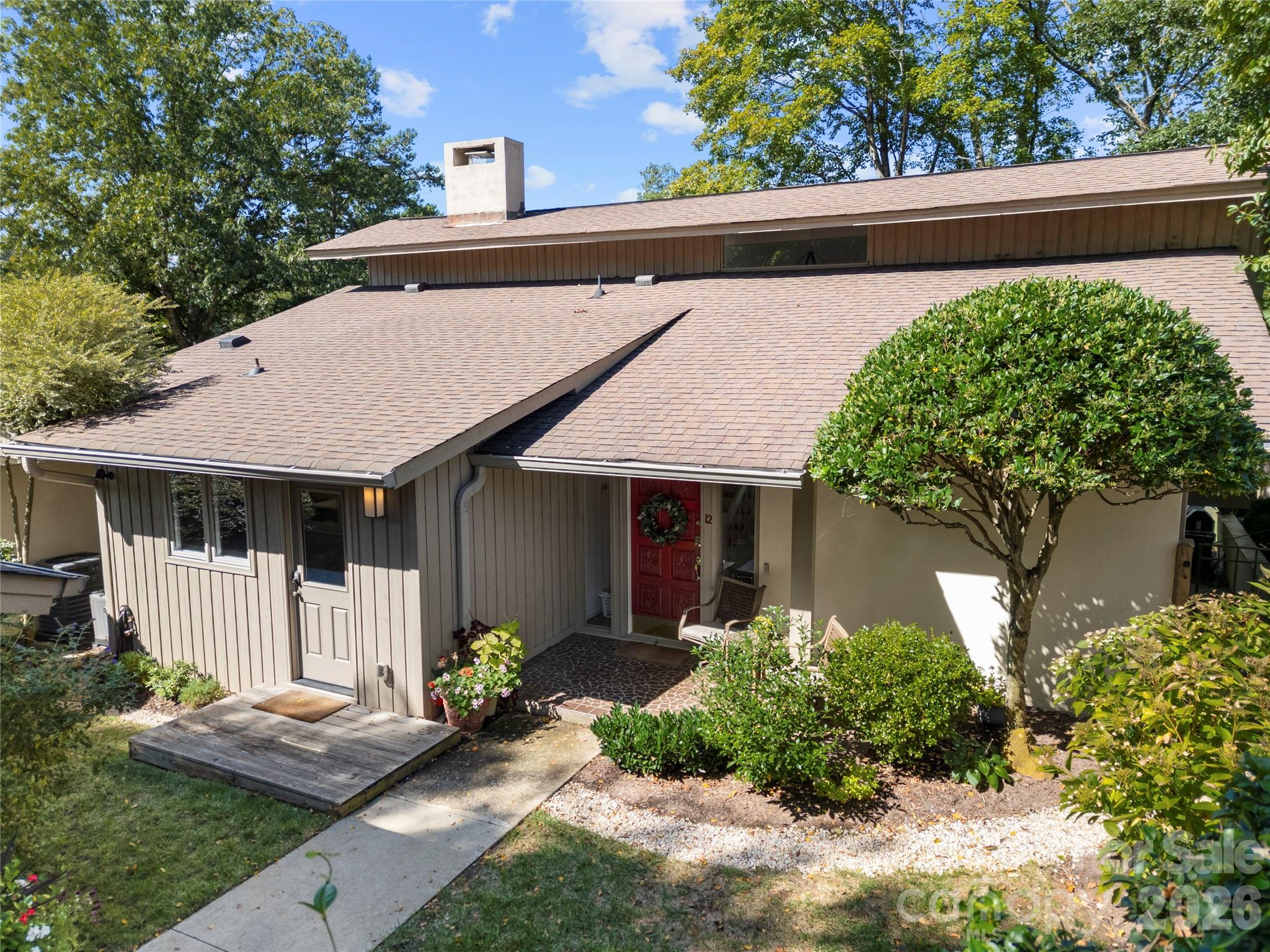 12 Cove Road — Clover