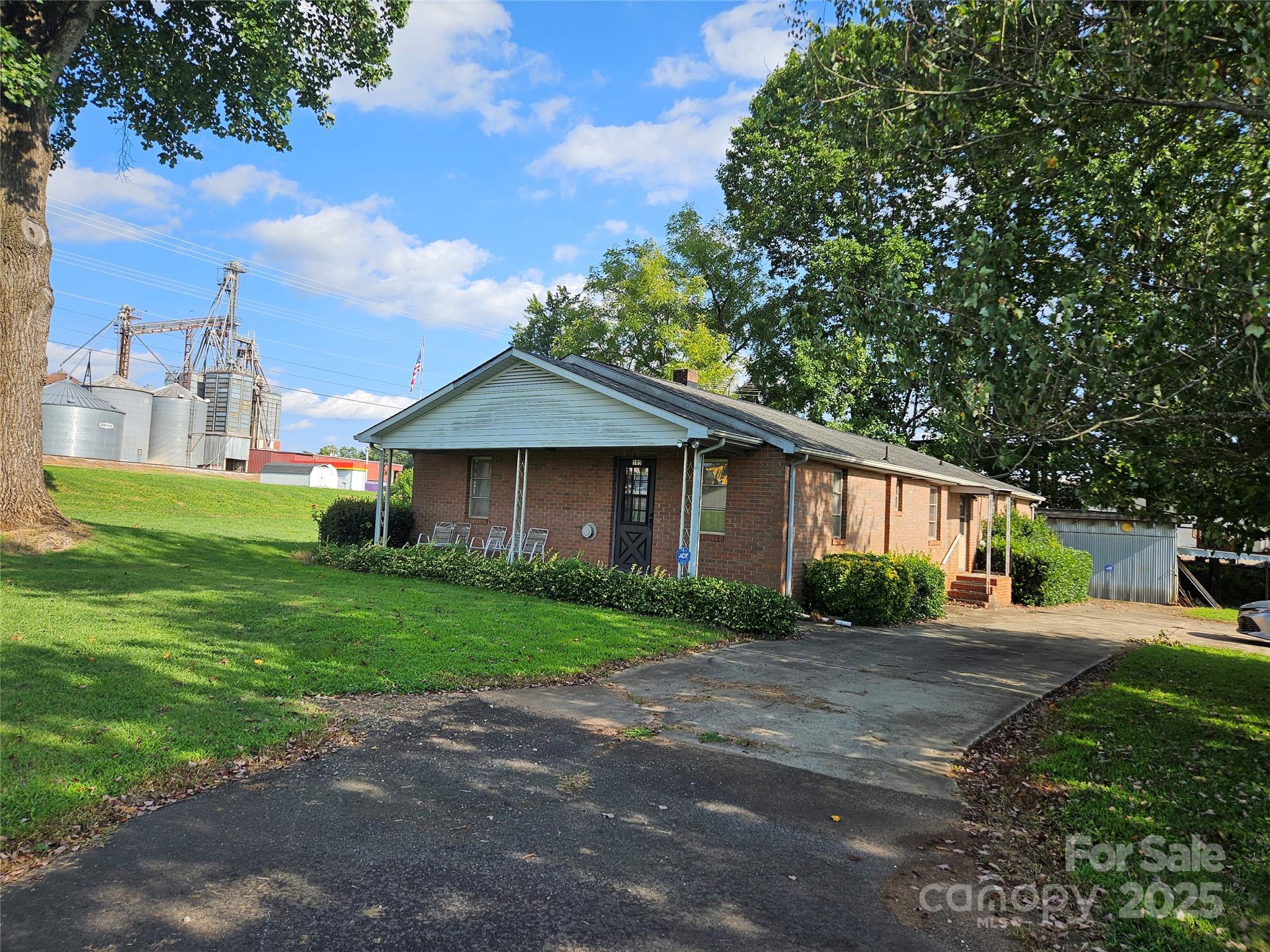 105 Marble Road — Statesville