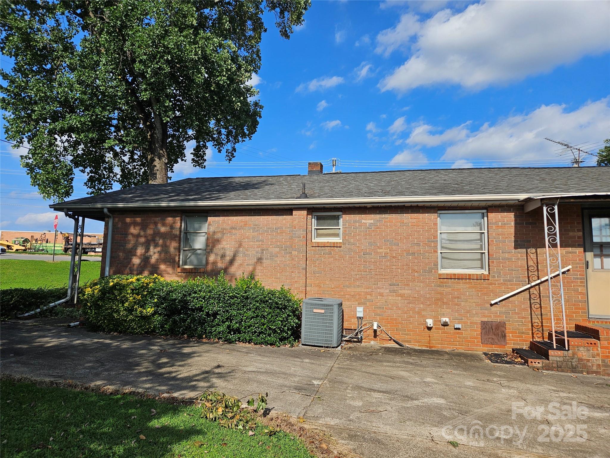 105 Marble Road — Statesville