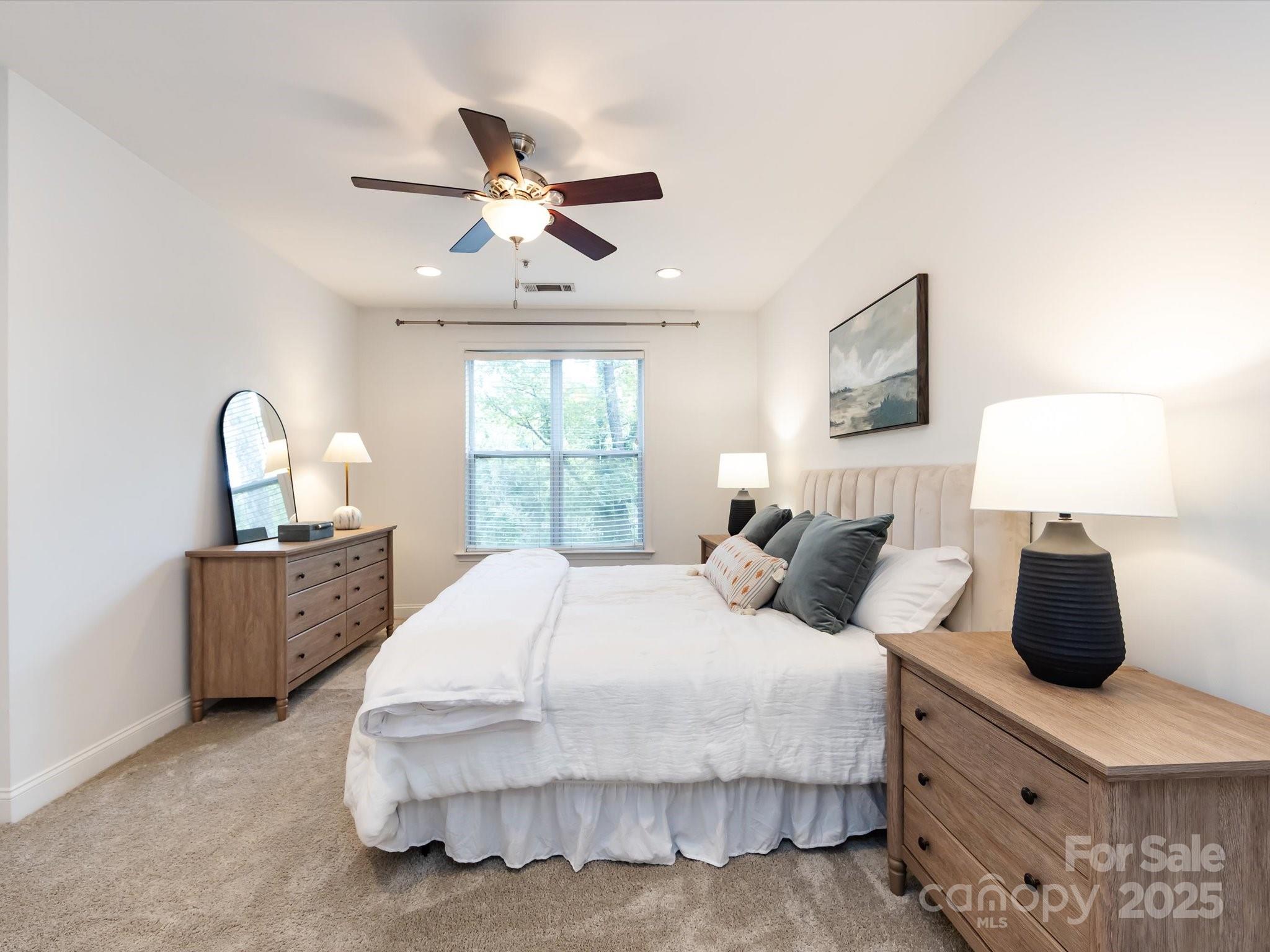 1000 E Woodlawn Road #216 — Charlotte