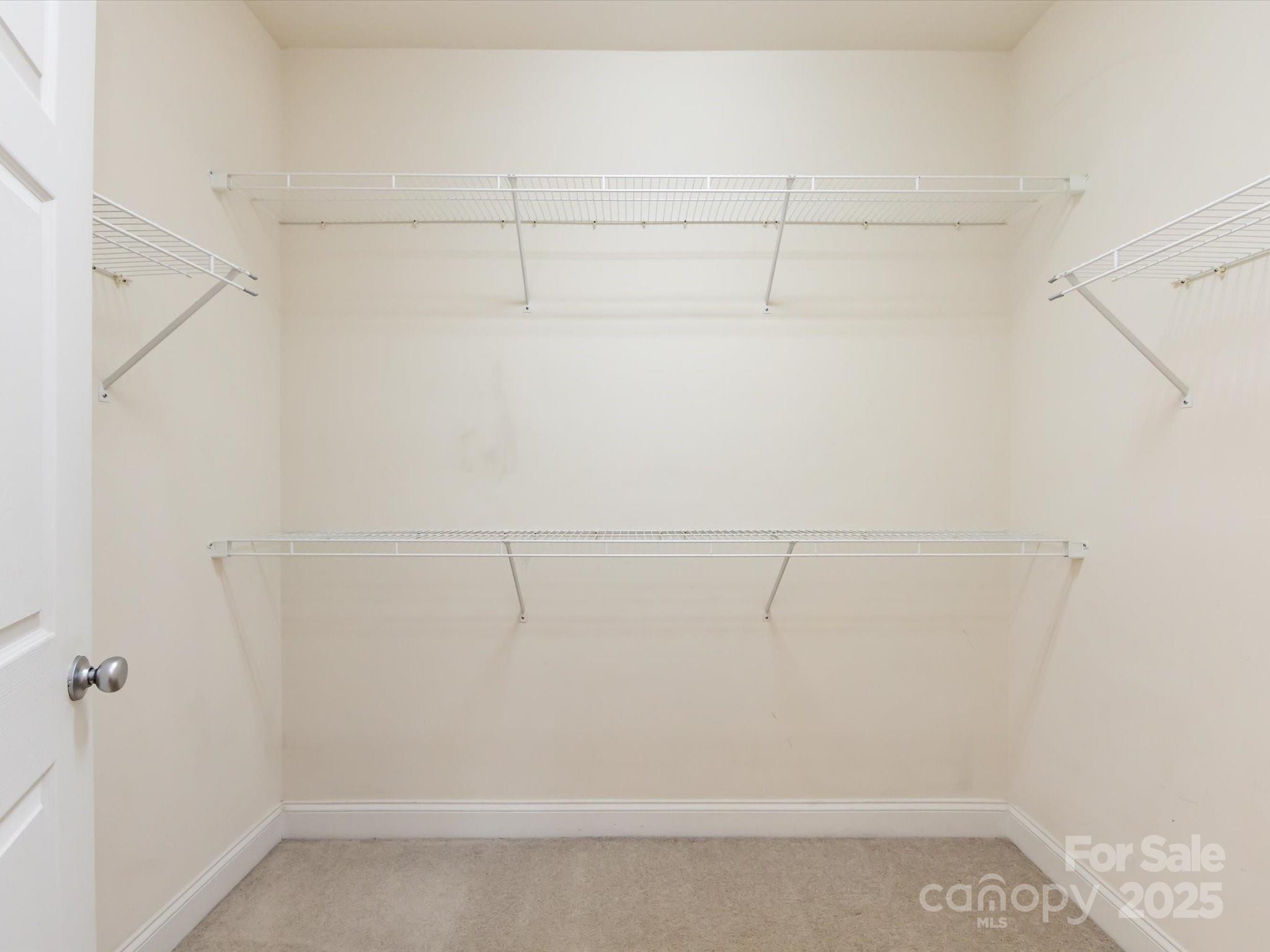 1000 E Woodlawn Road #216 — Charlotte