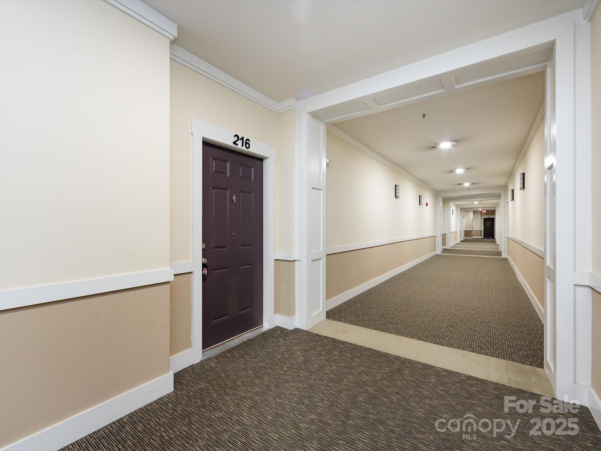 1000 E Woodlawn Road #216 — Charlotte