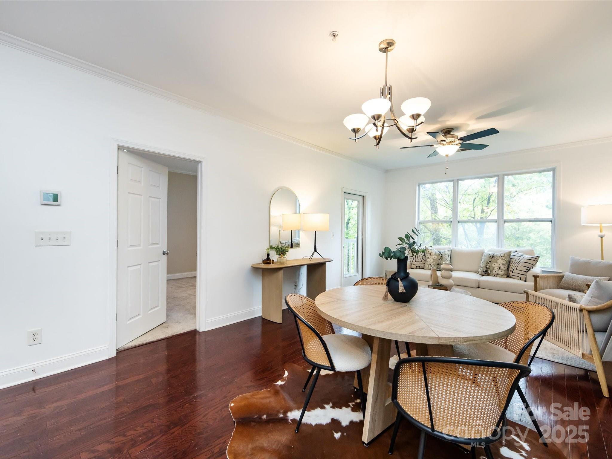 1000 E Woodlawn Road #216 — Charlotte