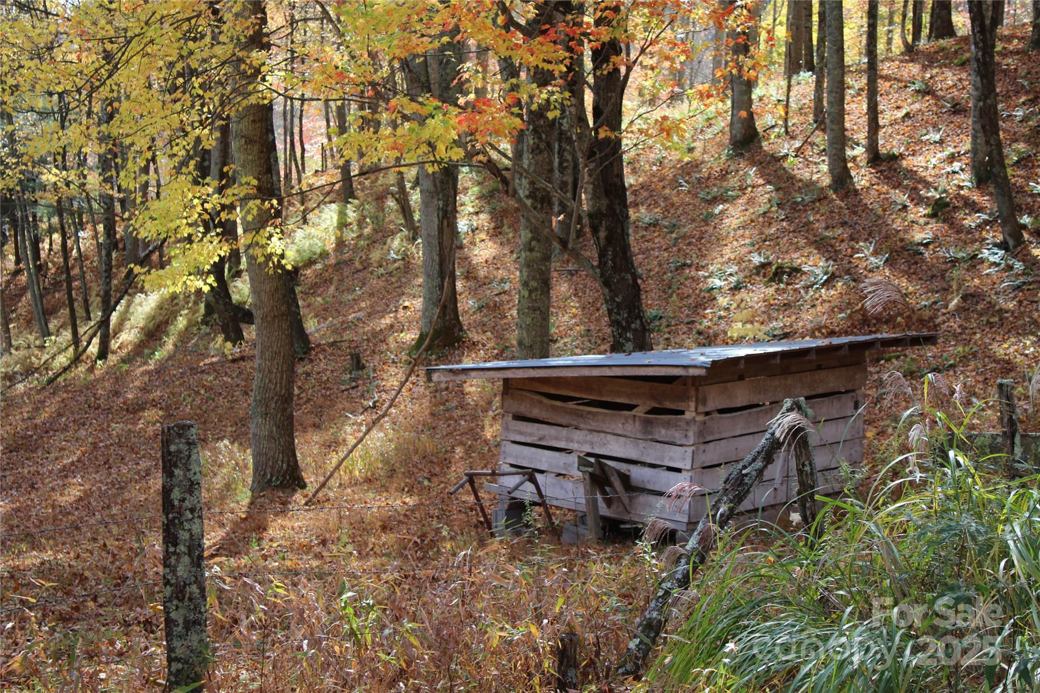 1571 Roaring Fork Road — Burnsville