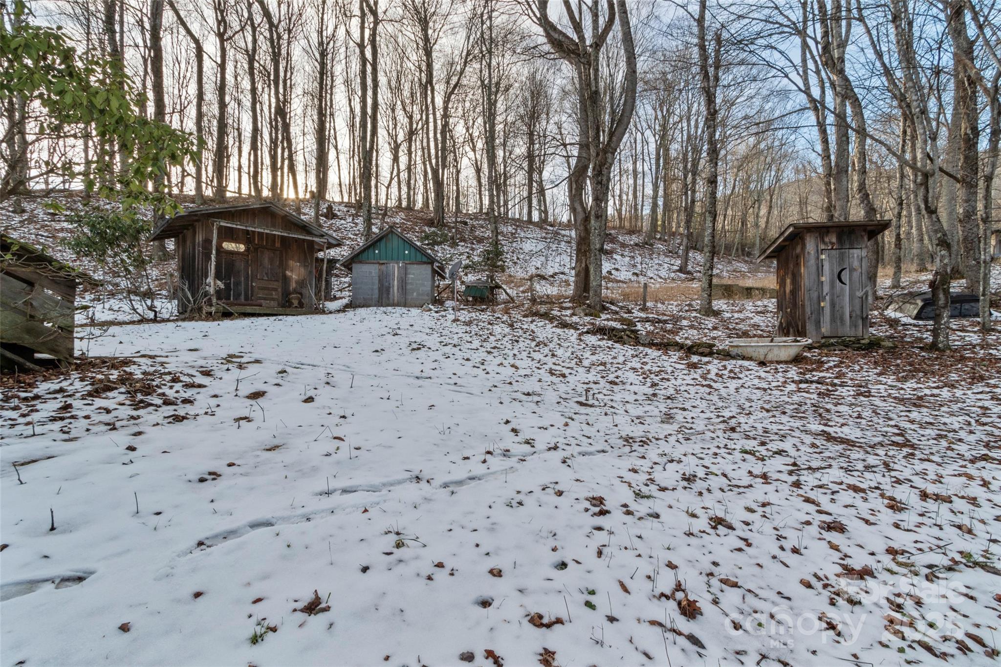 1571 Roaring Fork Road — Burnsville