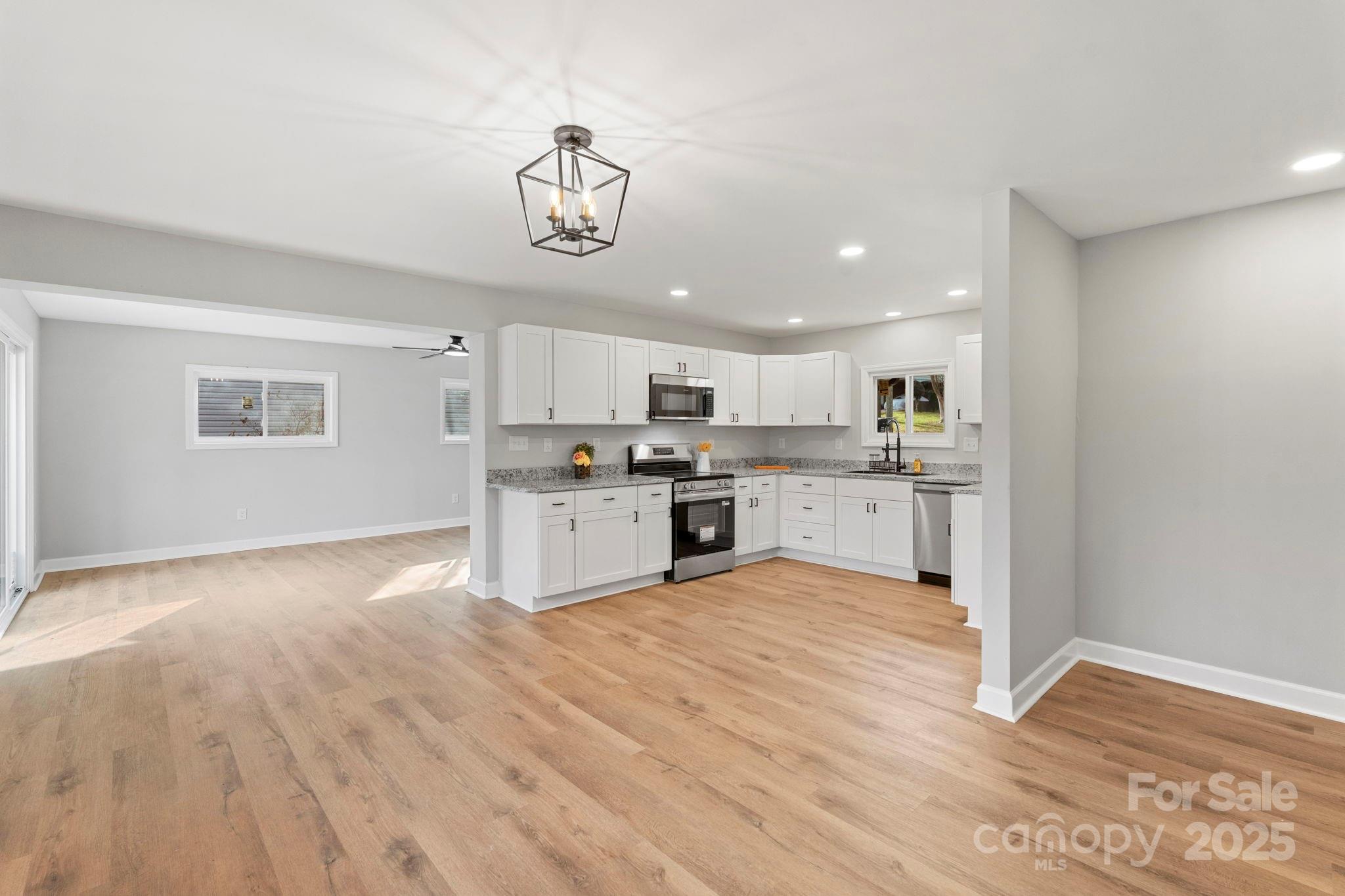 274 Hatley Circle NE — Concord
