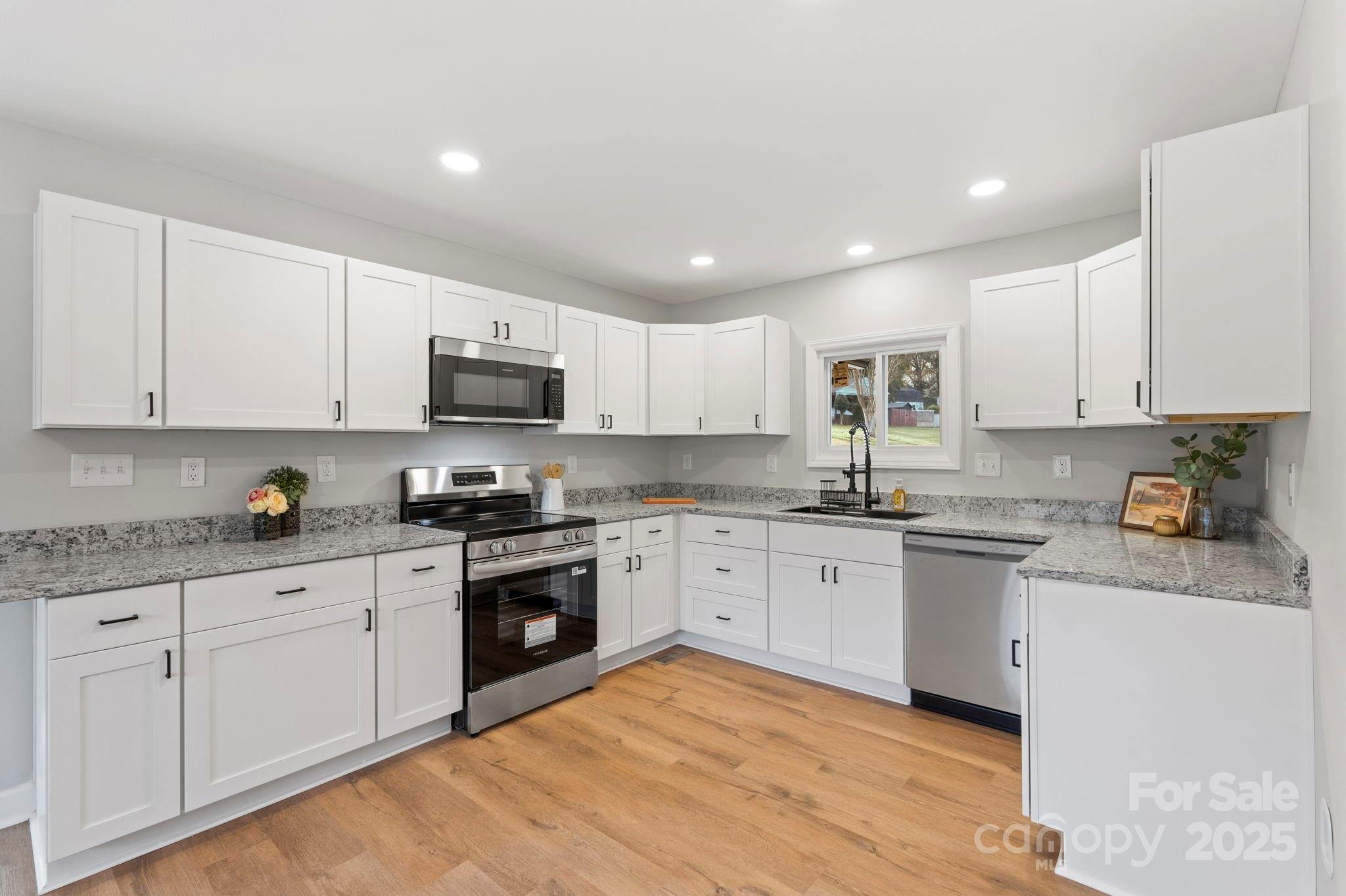 274 Hatley Circle NE — Concord