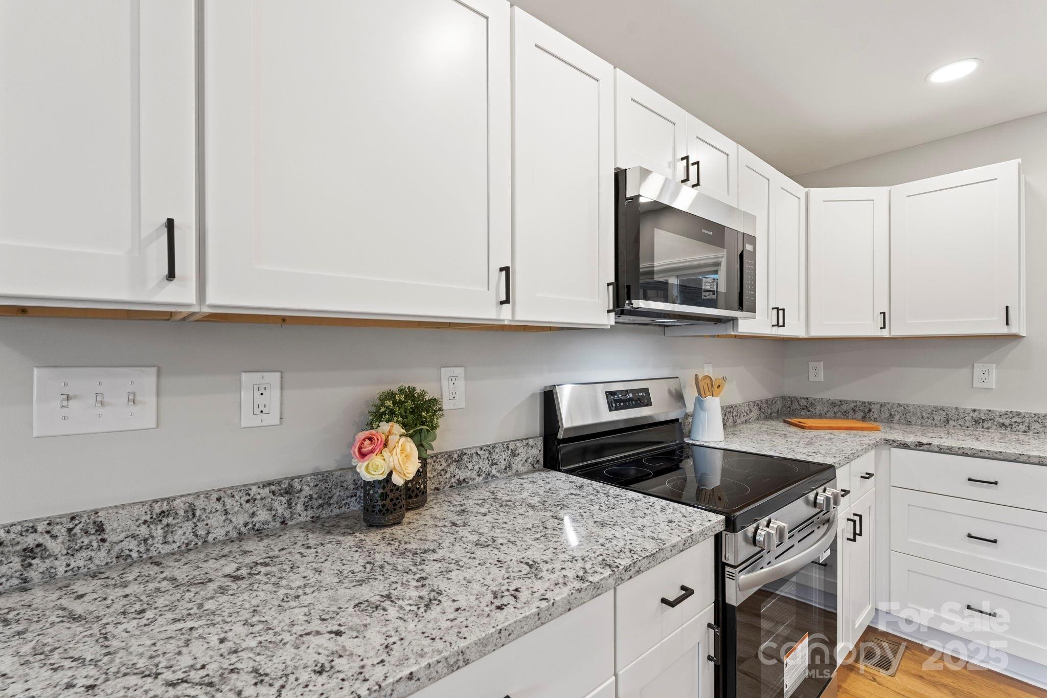 274 Hatley Circle NE — Concord