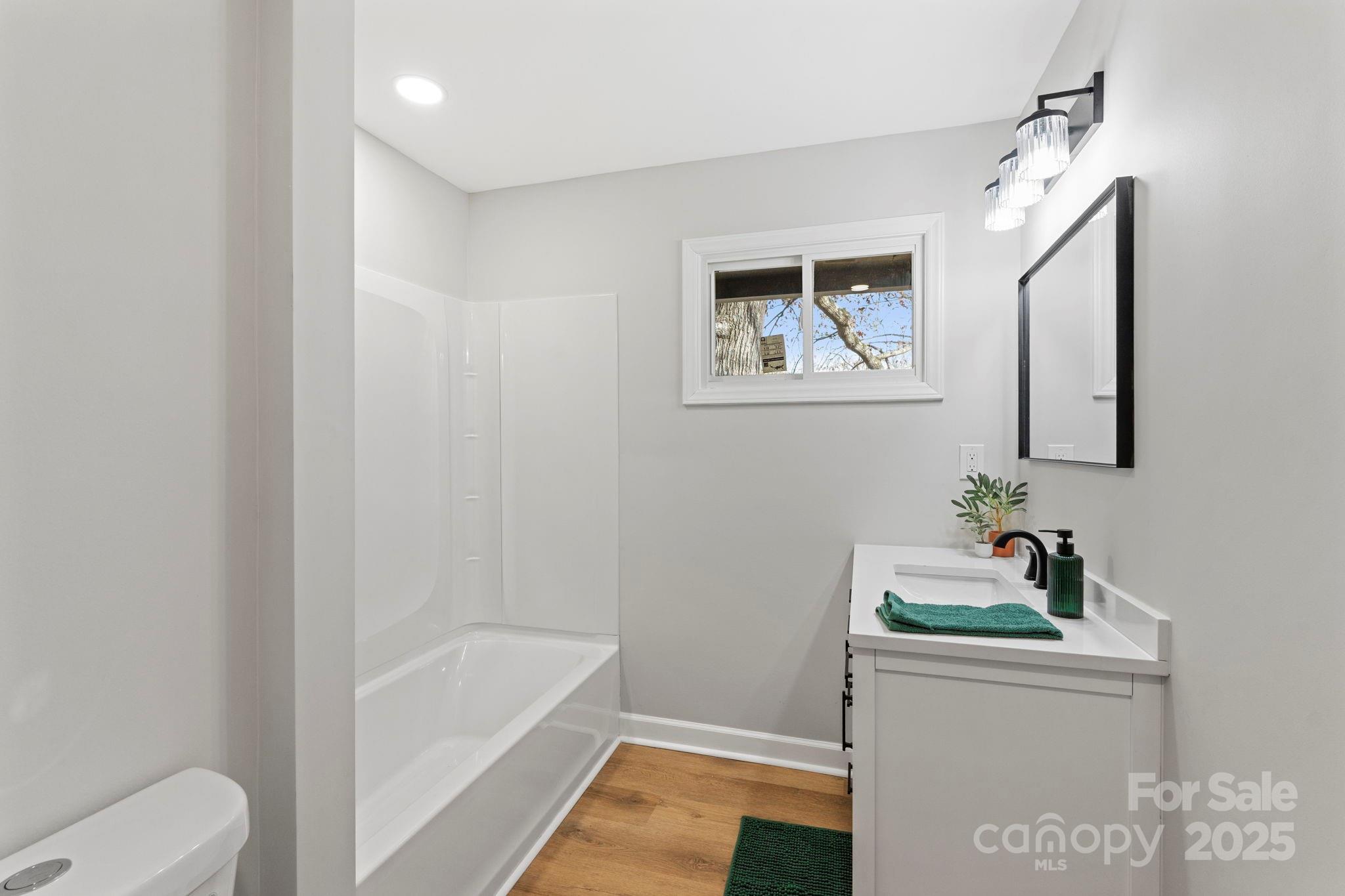 274 Hatley Circle NE — Concord