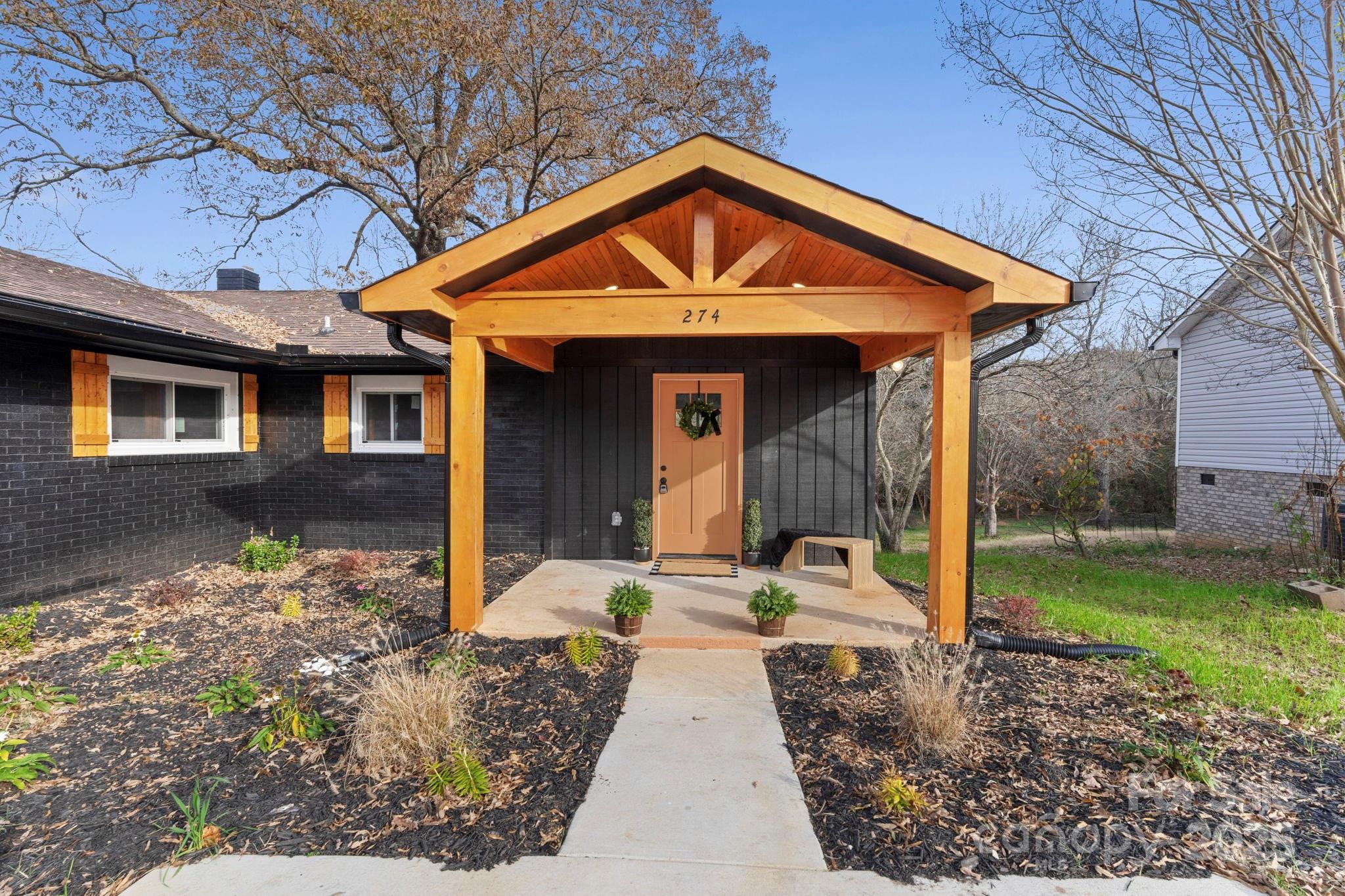 274 Hatley Circle NE — Concord