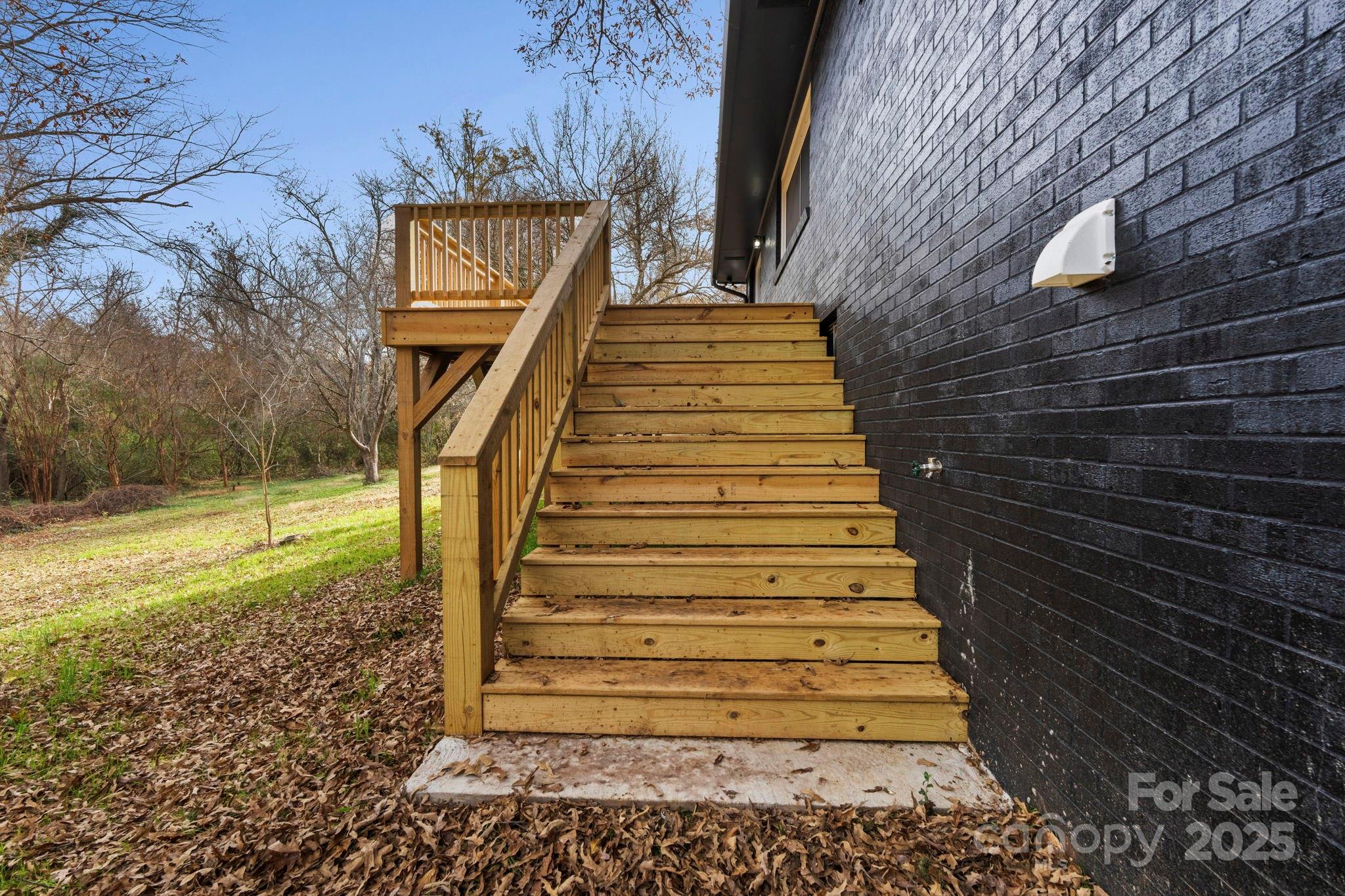 274 Hatley Circle NE — Concord