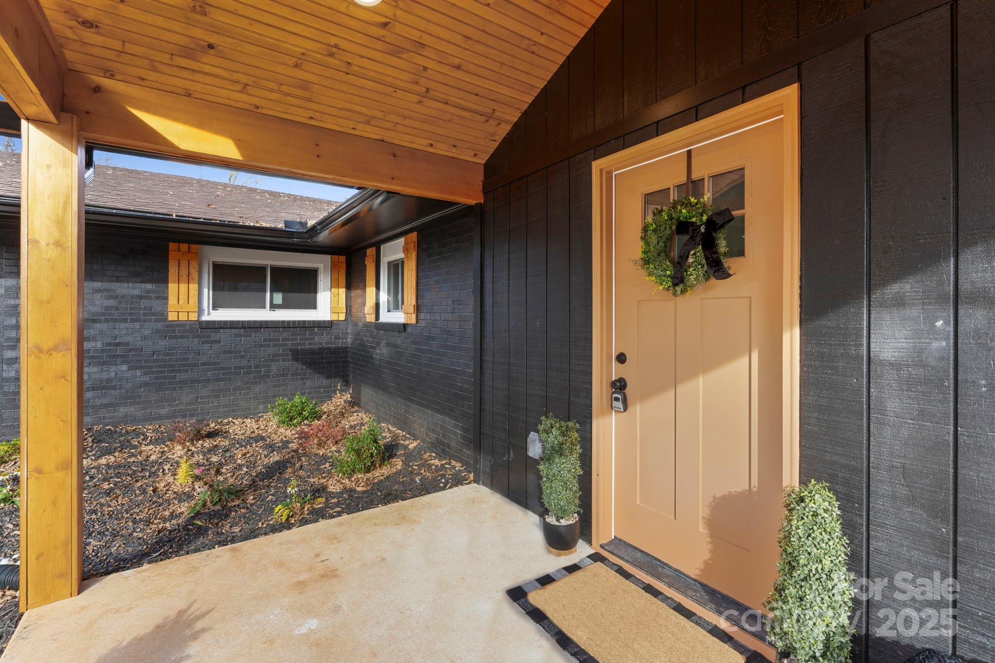 274 Hatley Circle NE — Concord