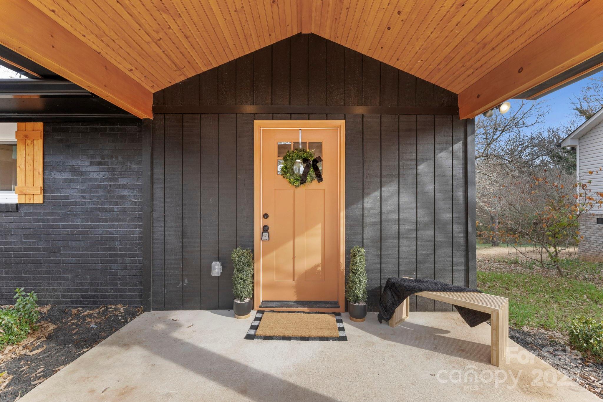274 Hatley Circle NE — Concord