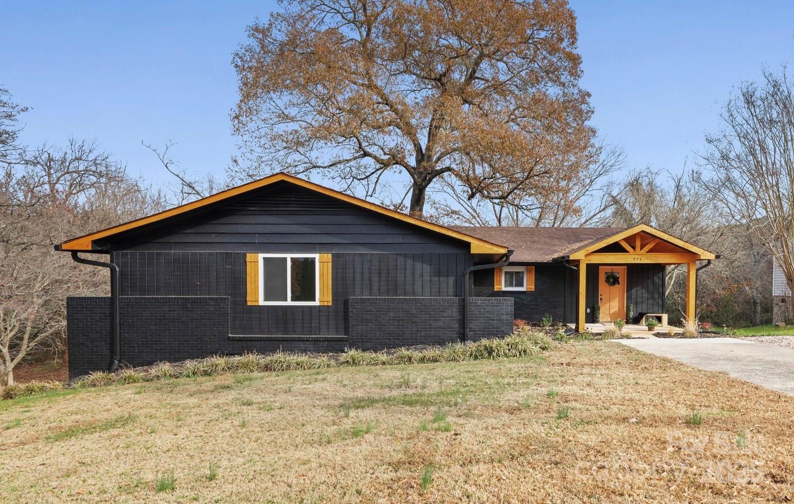 274 Hatley Circle NE — Concord