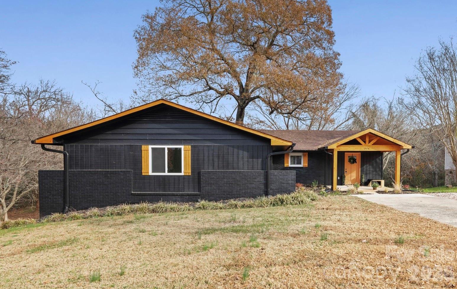 274 Hatley Circle NE — Concord