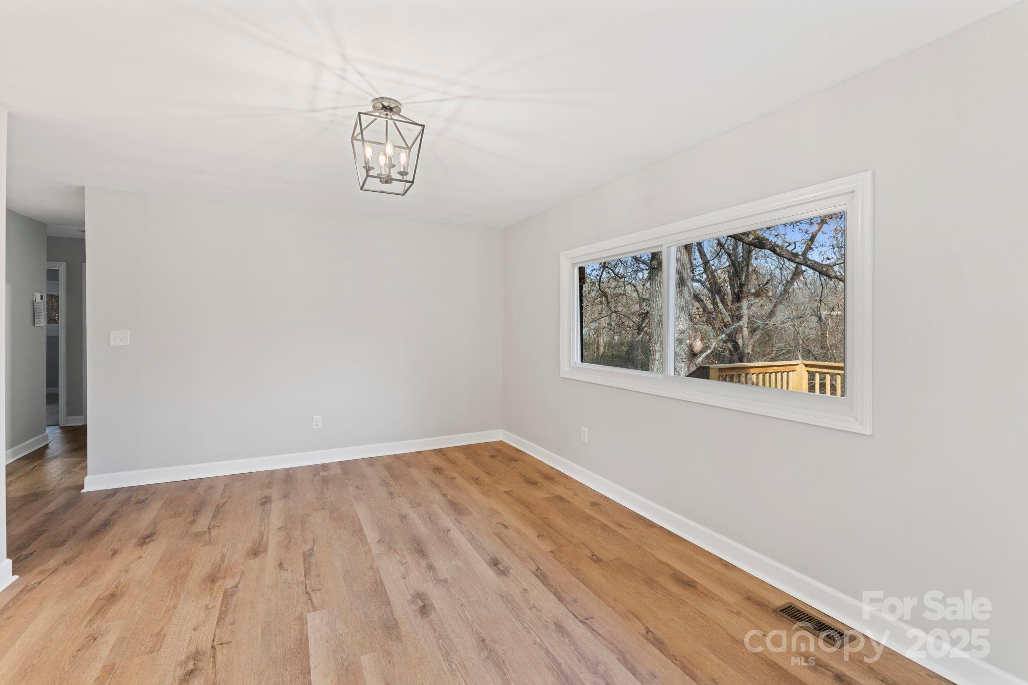 274 Hatley Circle NE — Concord