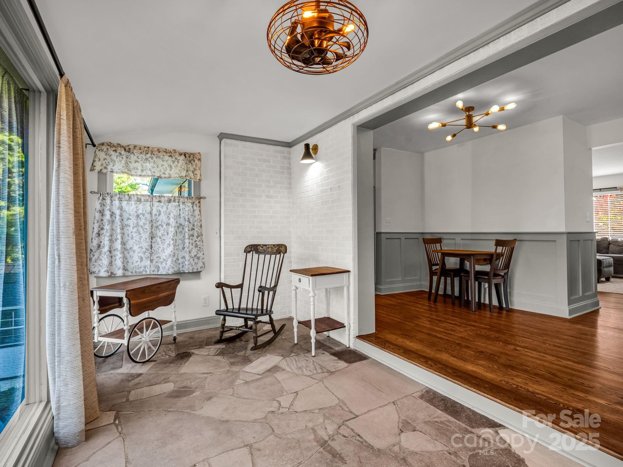 2115 N Stoney View Court — Hendersonville