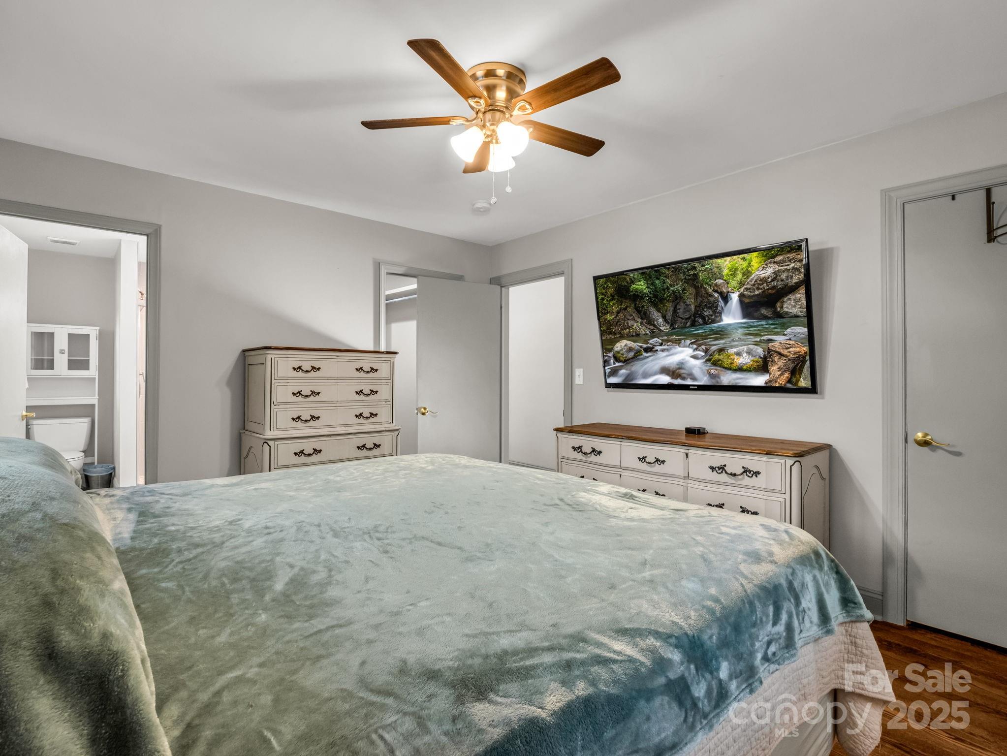 2115 N Stoney View Court — Hendersonville
