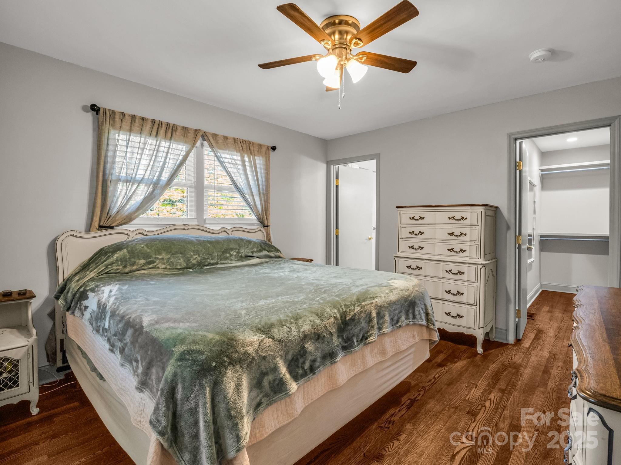 2115 N Stoney View Court — Hendersonville