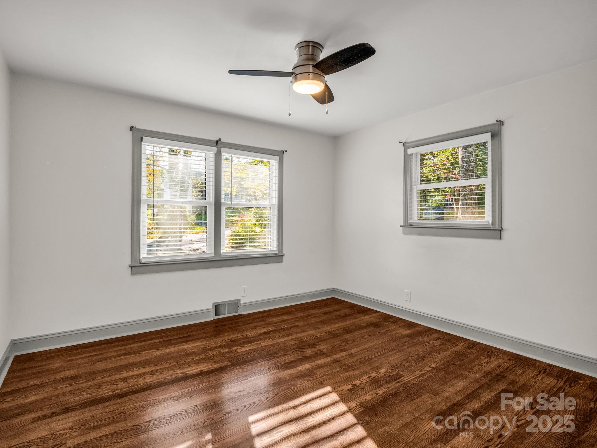 2115 N Stoney View Court — Hendersonville