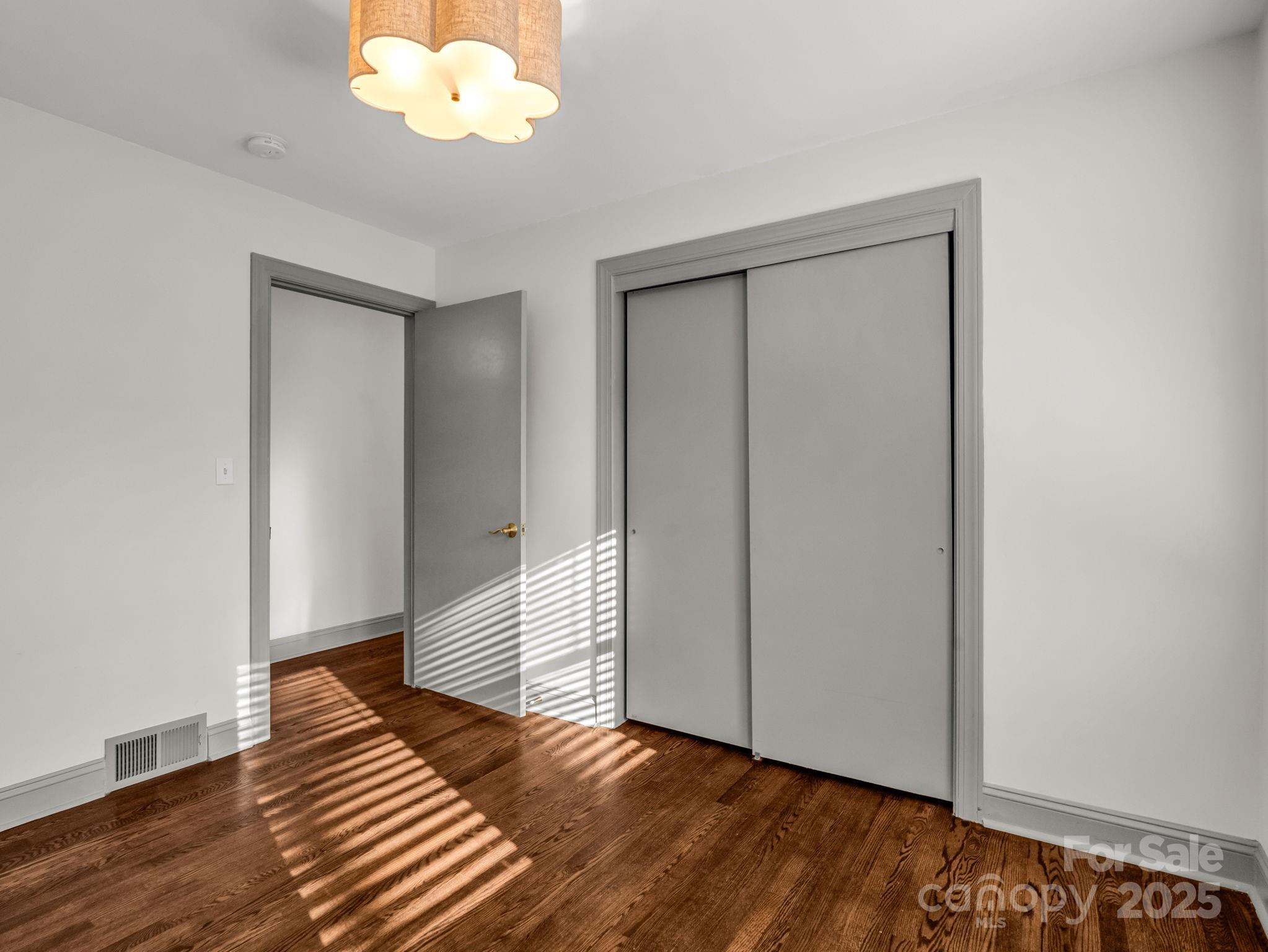 2115 N Stoney View Court — Hendersonville