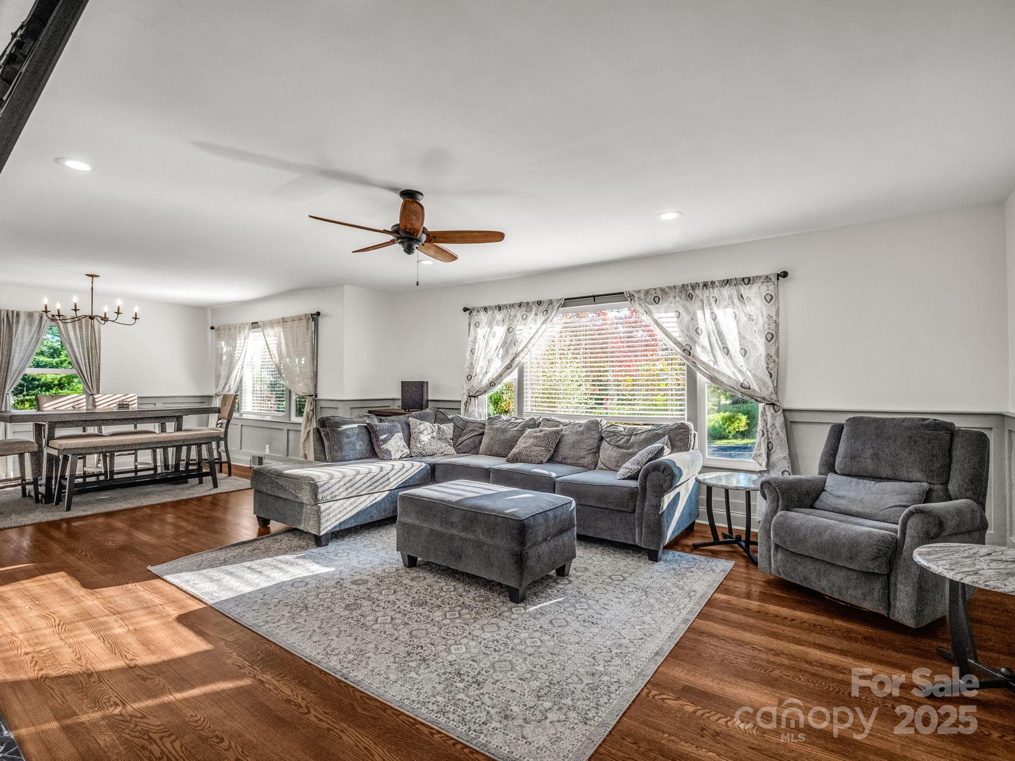 2115 N Stoney View Court — Hendersonville