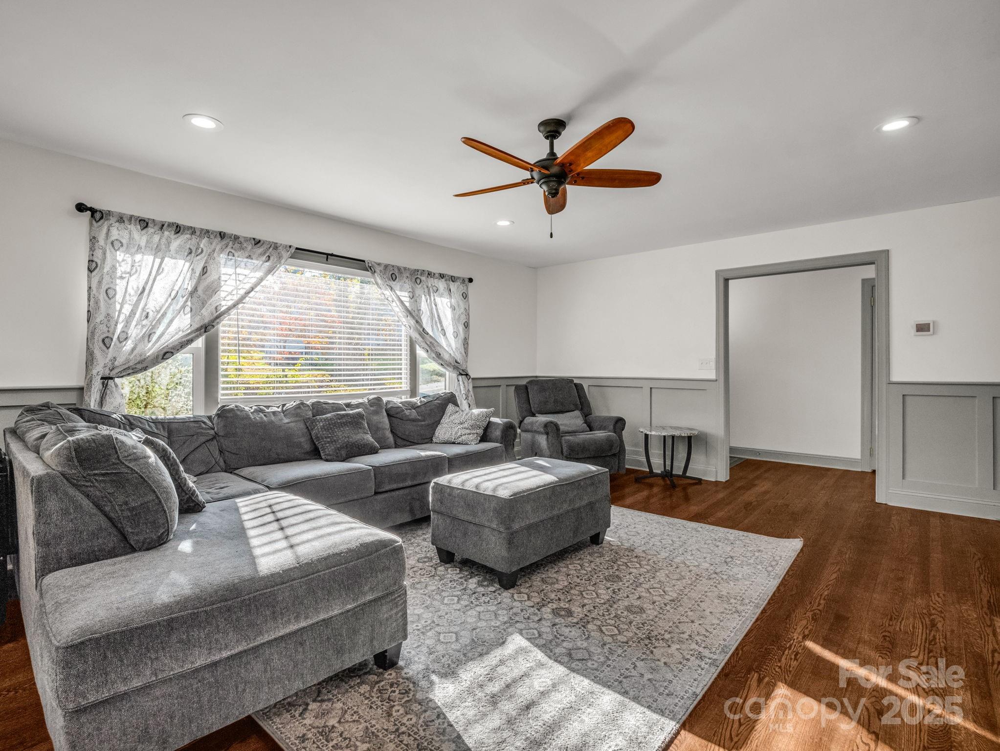 2115 N Stoney View Court — Hendersonville
