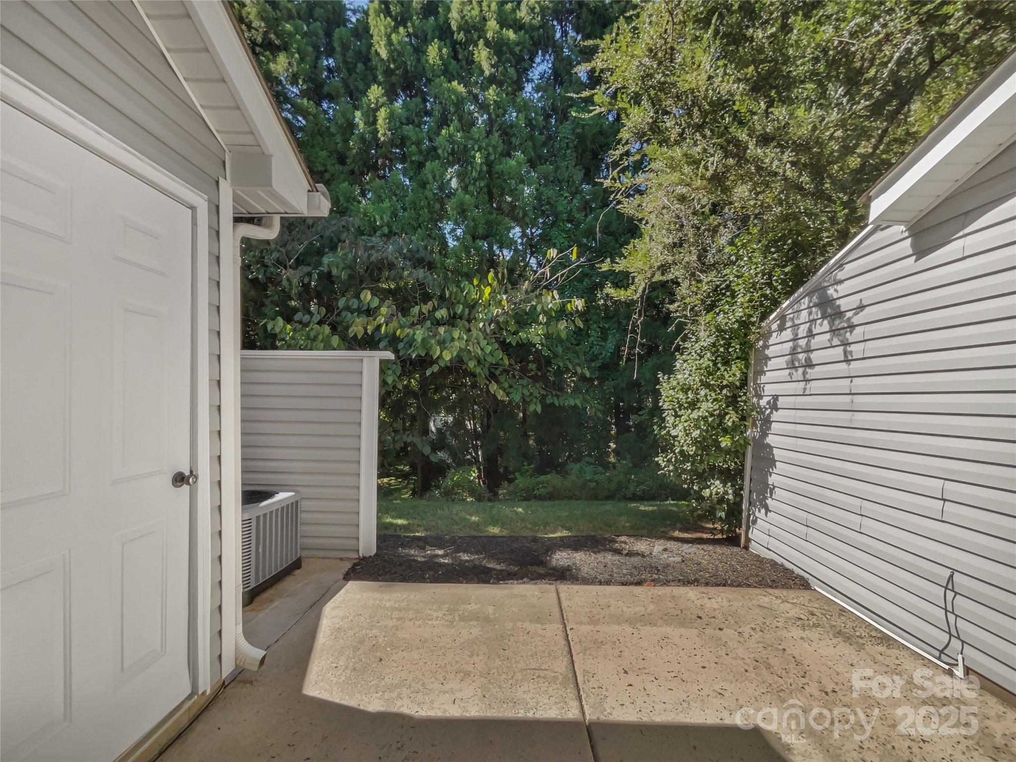 9065 Cinnabay Drive — Charlotte