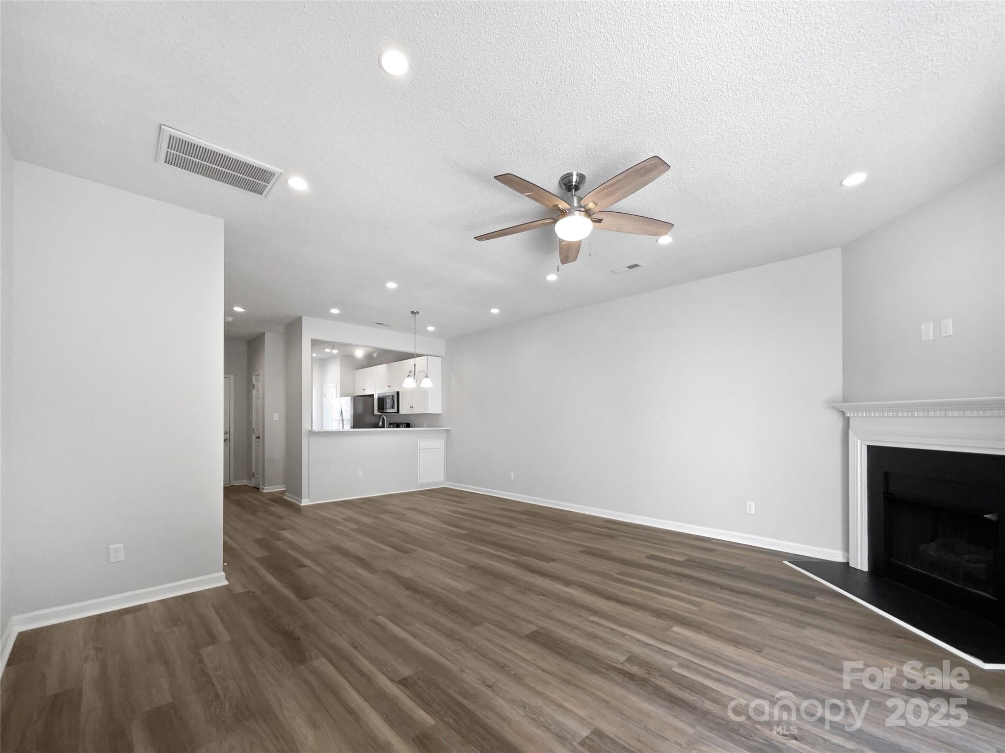 9065 Cinnabay Drive — Charlotte