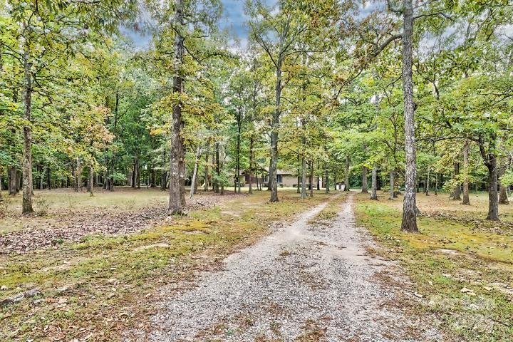 3966 Red Doc Road — Lancaster
