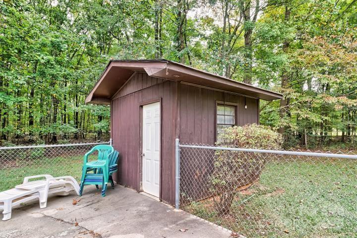 3966 Red Doc Road — Lancaster