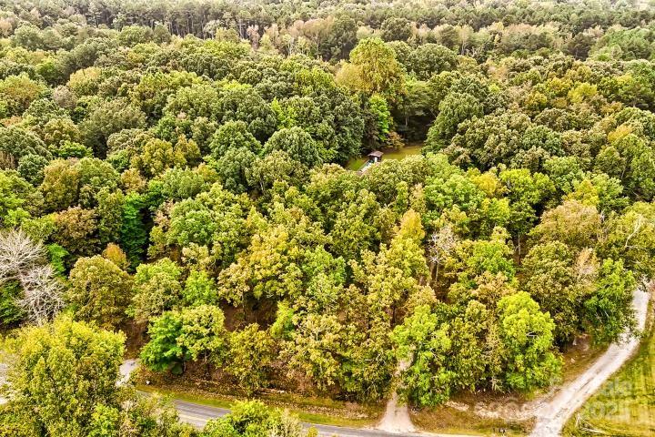 3966 Red Doc Road — Lancaster