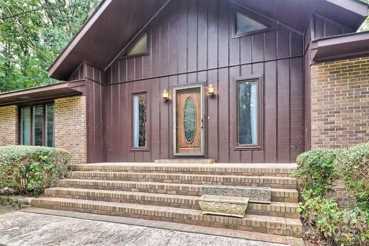 3966 Red Doc Road — Lancaster