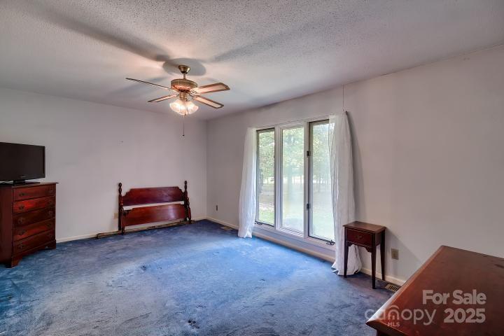 3966 Red Doc Road — Lancaster