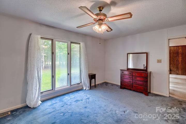 3966 Red Doc Road — Lancaster