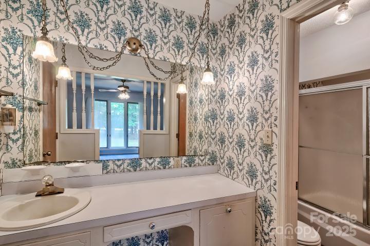3966 Red Doc Road — Lancaster