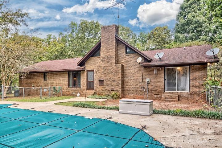 3966 Red Doc Road — Lancaster