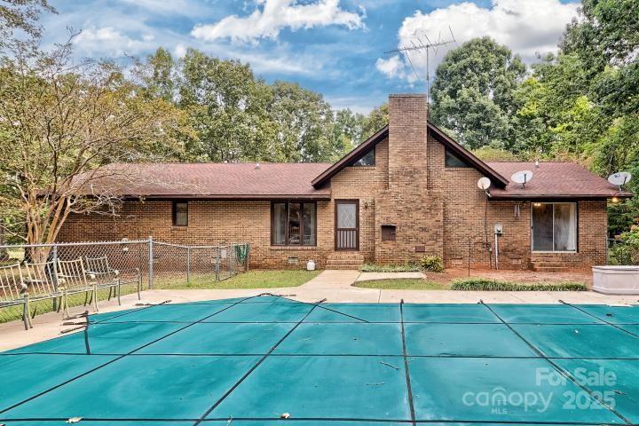 3966 Red Doc Road — Lancaster