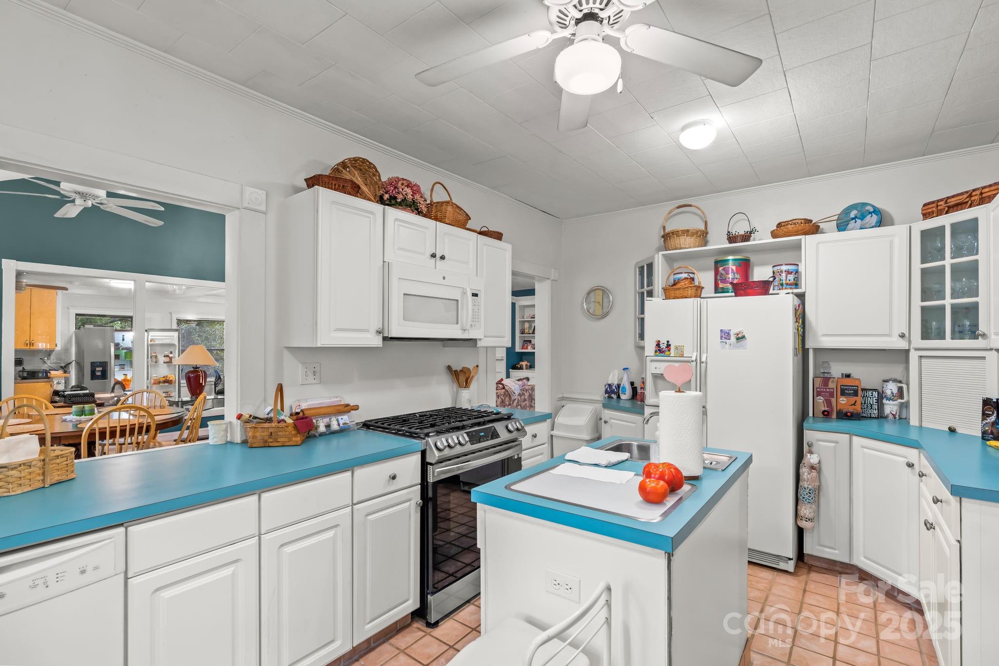 156 Brooks Street — Troutman