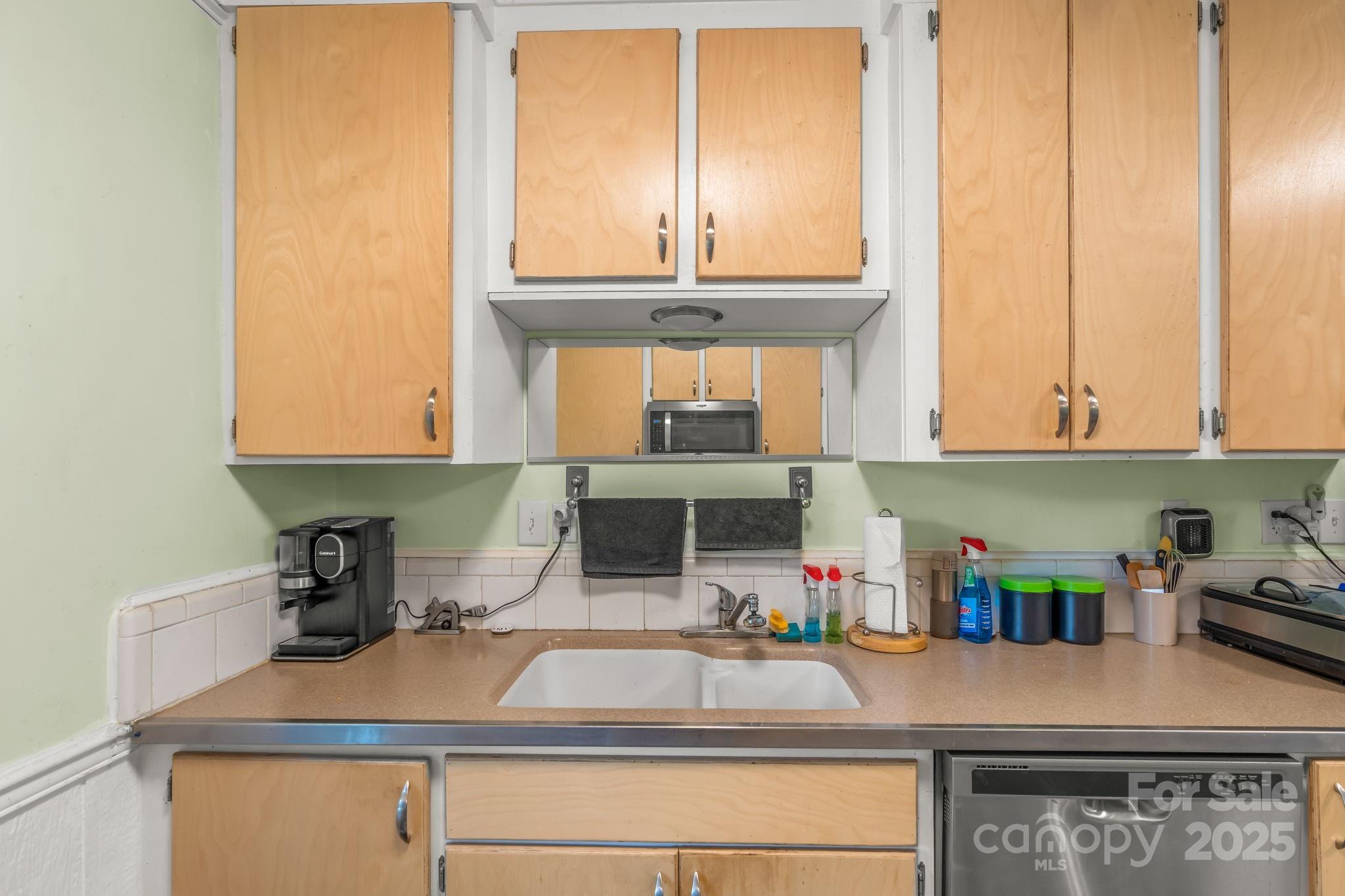 156 Brooks Street — Troutman