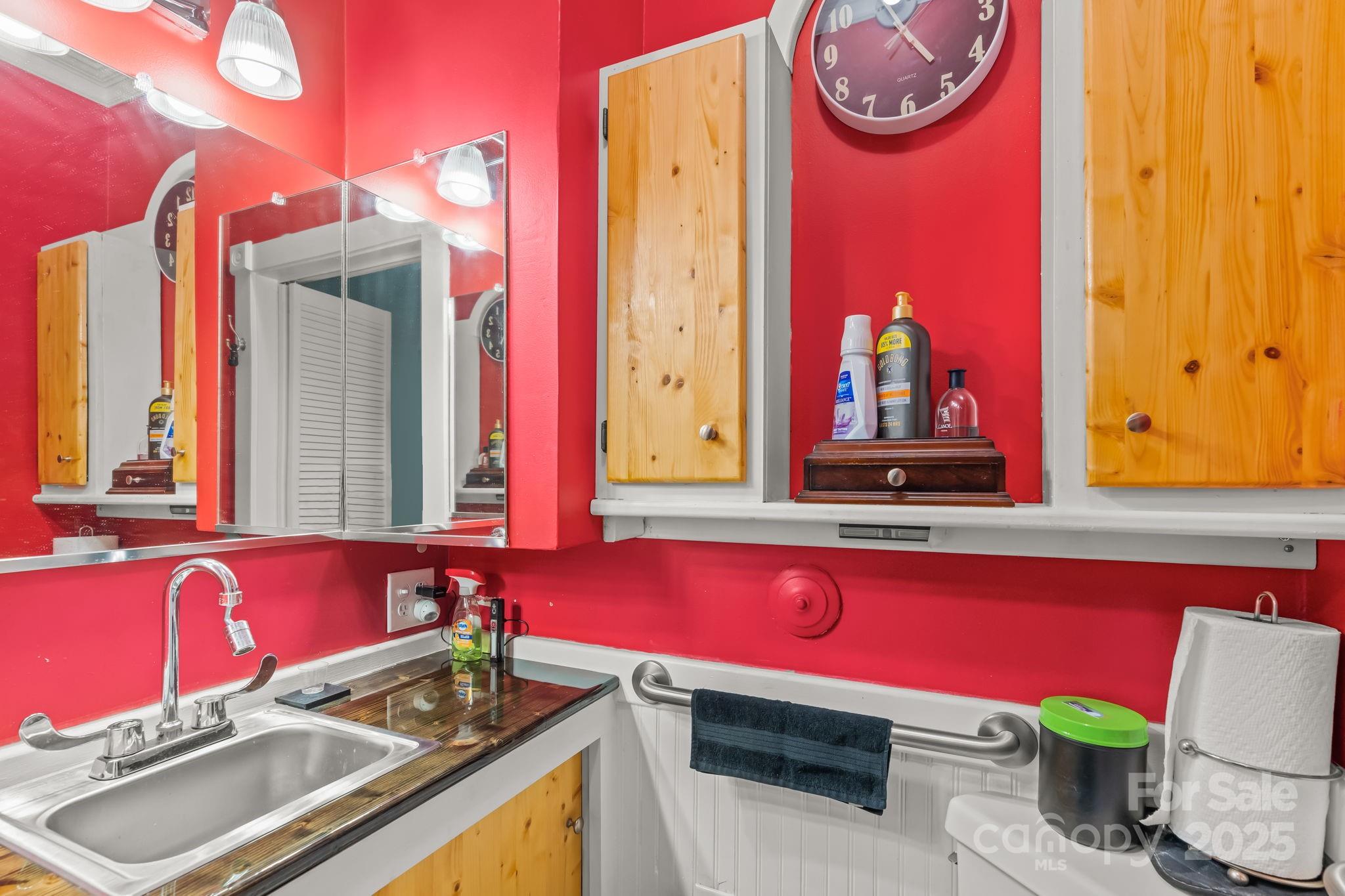 156 Brooks Street — Troutman