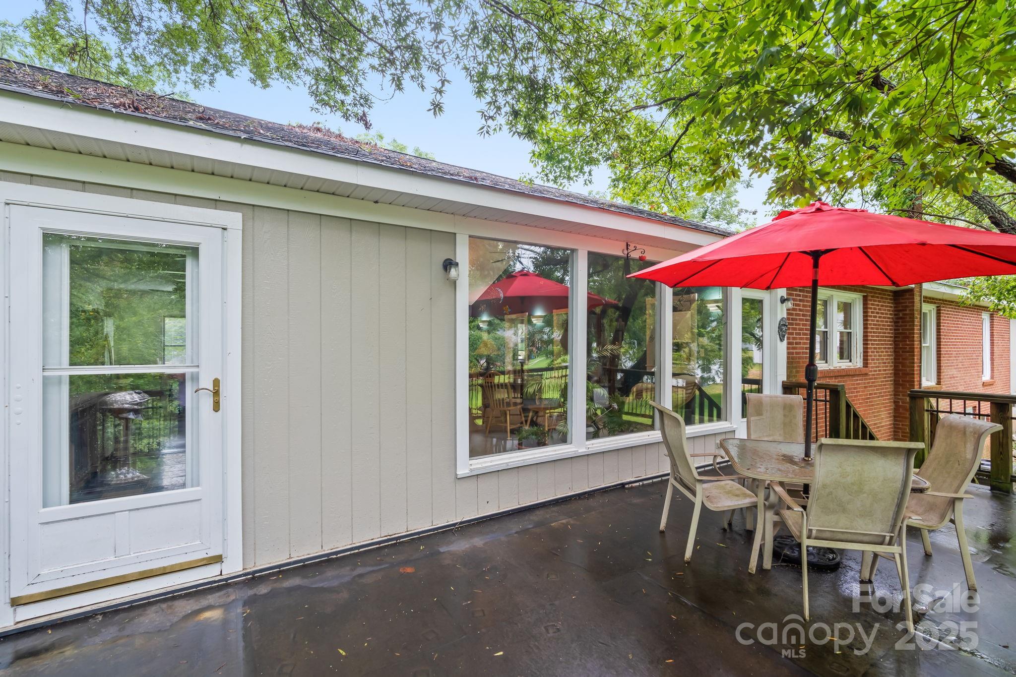 156 Brooks Street — Troutman