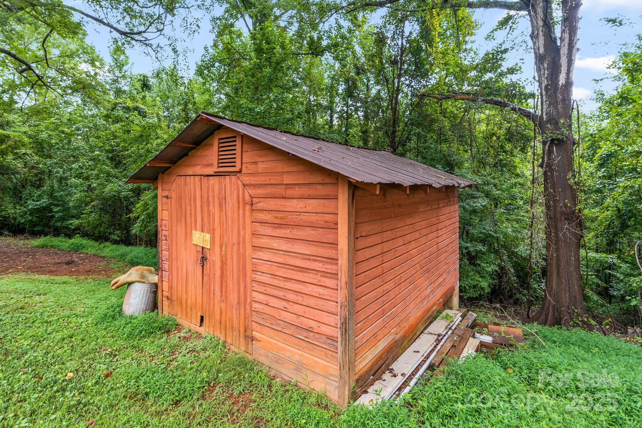 156 Brooks Street — Troutman