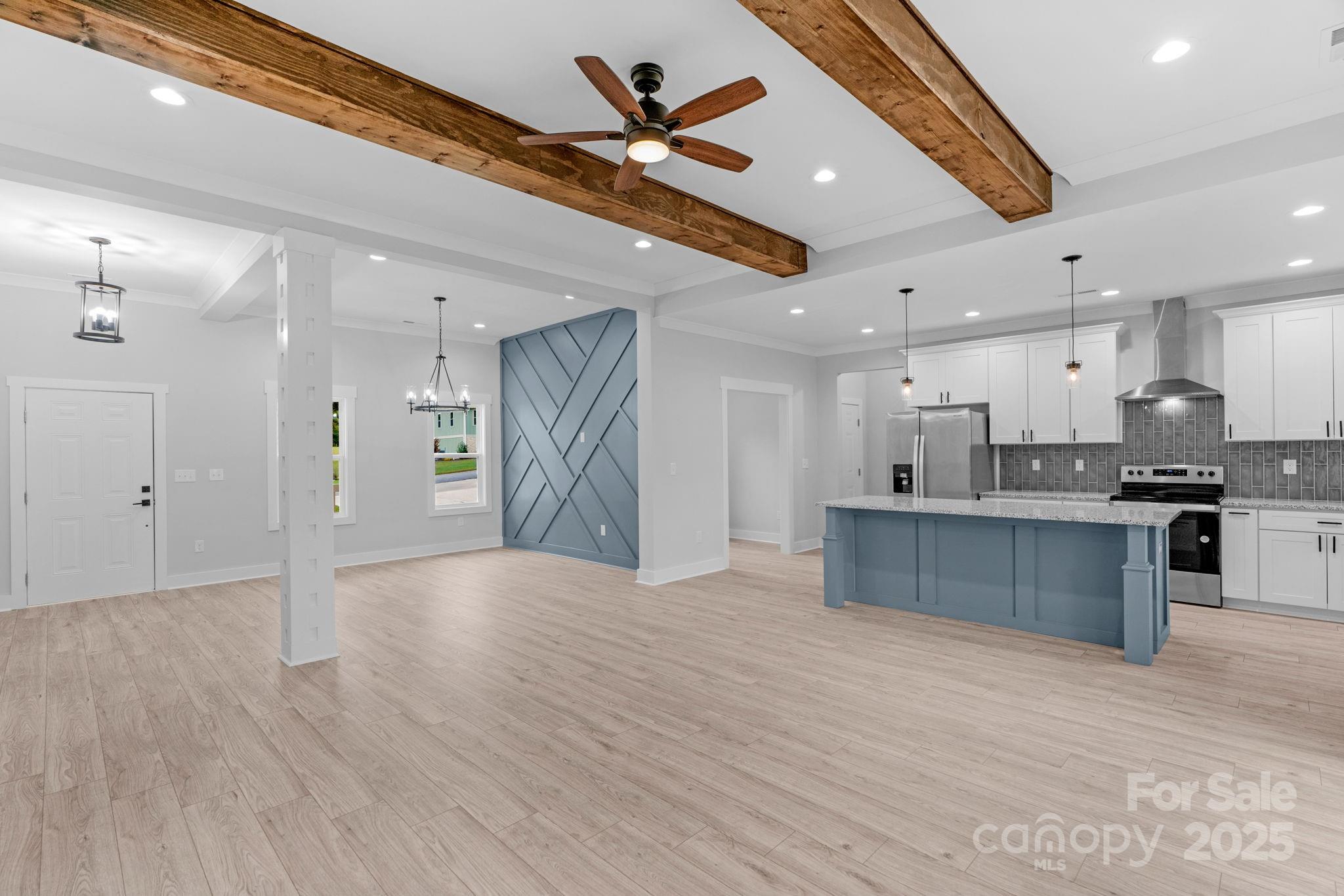 142 Crystal Heights Drive — Hendersonville